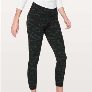 Lululemon Camo Aligns 25”, Black Camo, 4